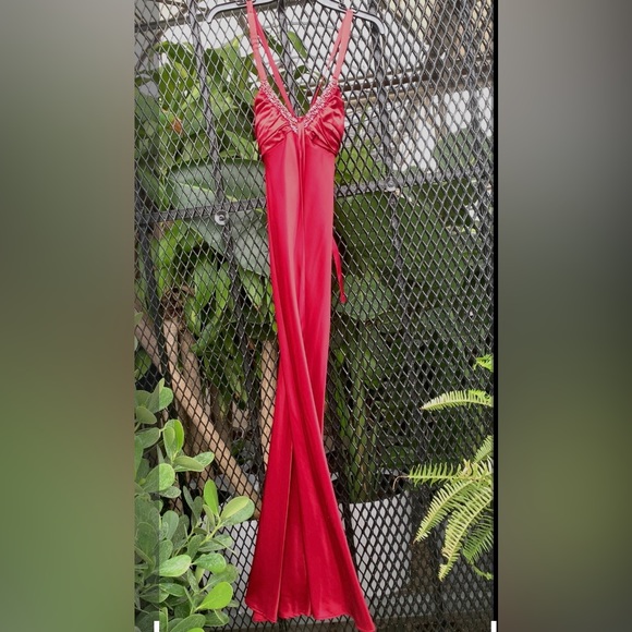 ✨⚡️💥Vintage 90s Zum Zum Satin Slip Dress Maxi Back Ruffle Magenta Size 5/6 - Picture 2 of 12